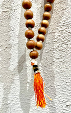 Load image into Gallery viewer, Mala sandeltræ
